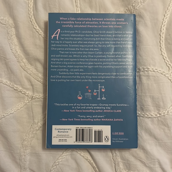 The Love Hypothesis by Ali Hazelwood - Picture 2 of 2